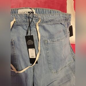 NWT Fashion Nova Saldana Relaxed Non Stretch Wide Leg Jeans - Medium Wash